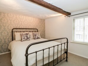 2 bedrooms, individually decorated, individually furnished, free WiFi - 7 Church Lane (Lymington)