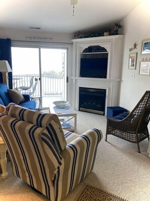 Fireplace, DVD player