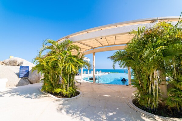 Unclassified image, 1 of 33, button - Oceanfront Penthouse in Beachfront Development (Huatulco)