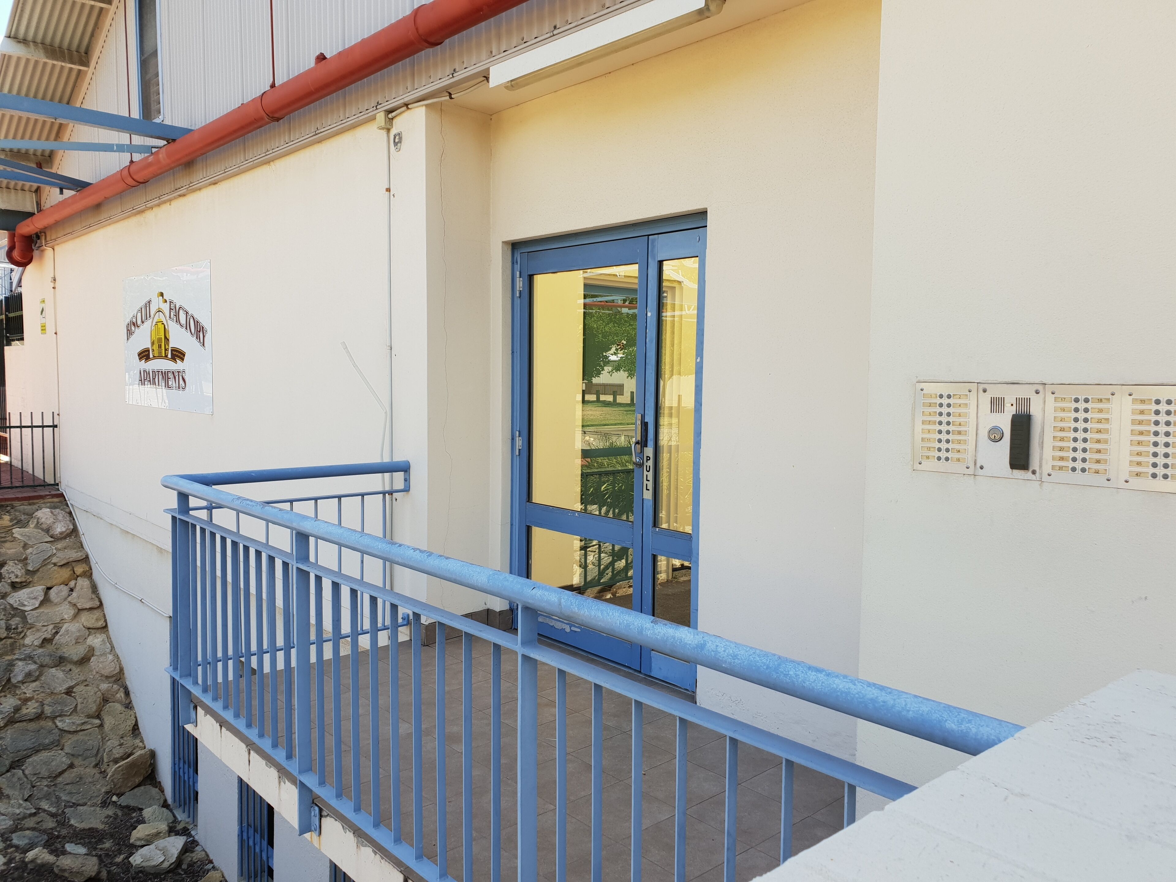 2 bedroom apartment in fabulous South Fremantle — image 5