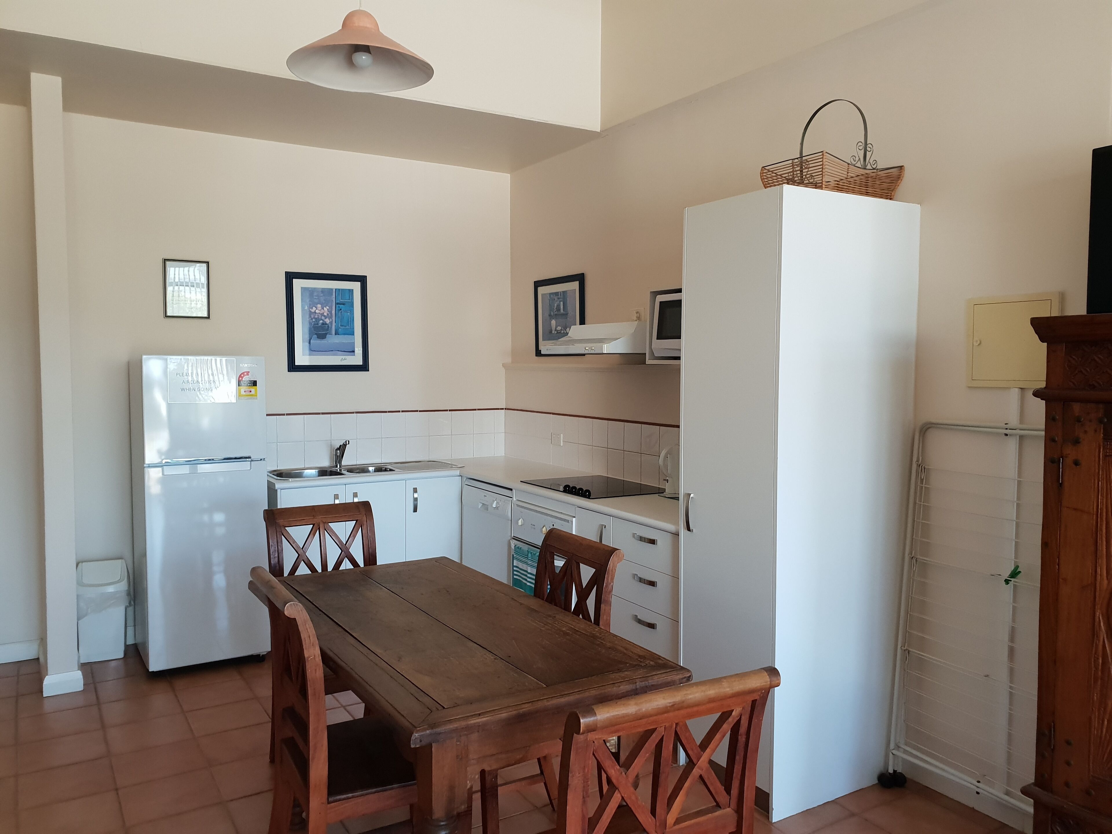2 bedroom apartment in fabulous South Fremantle — image 11
