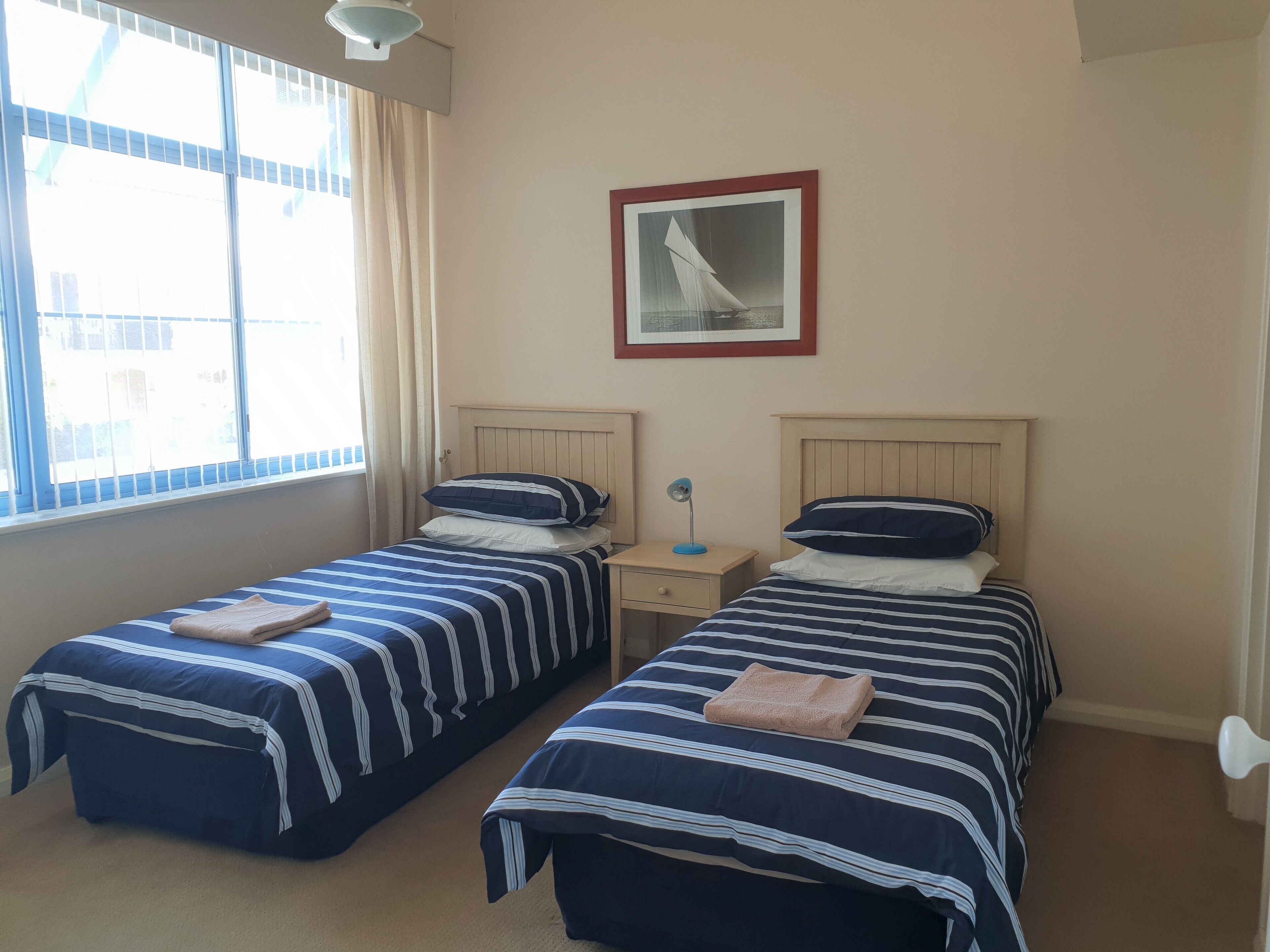 2 bedroom apartment in fabulous South Fremantle — image 8
