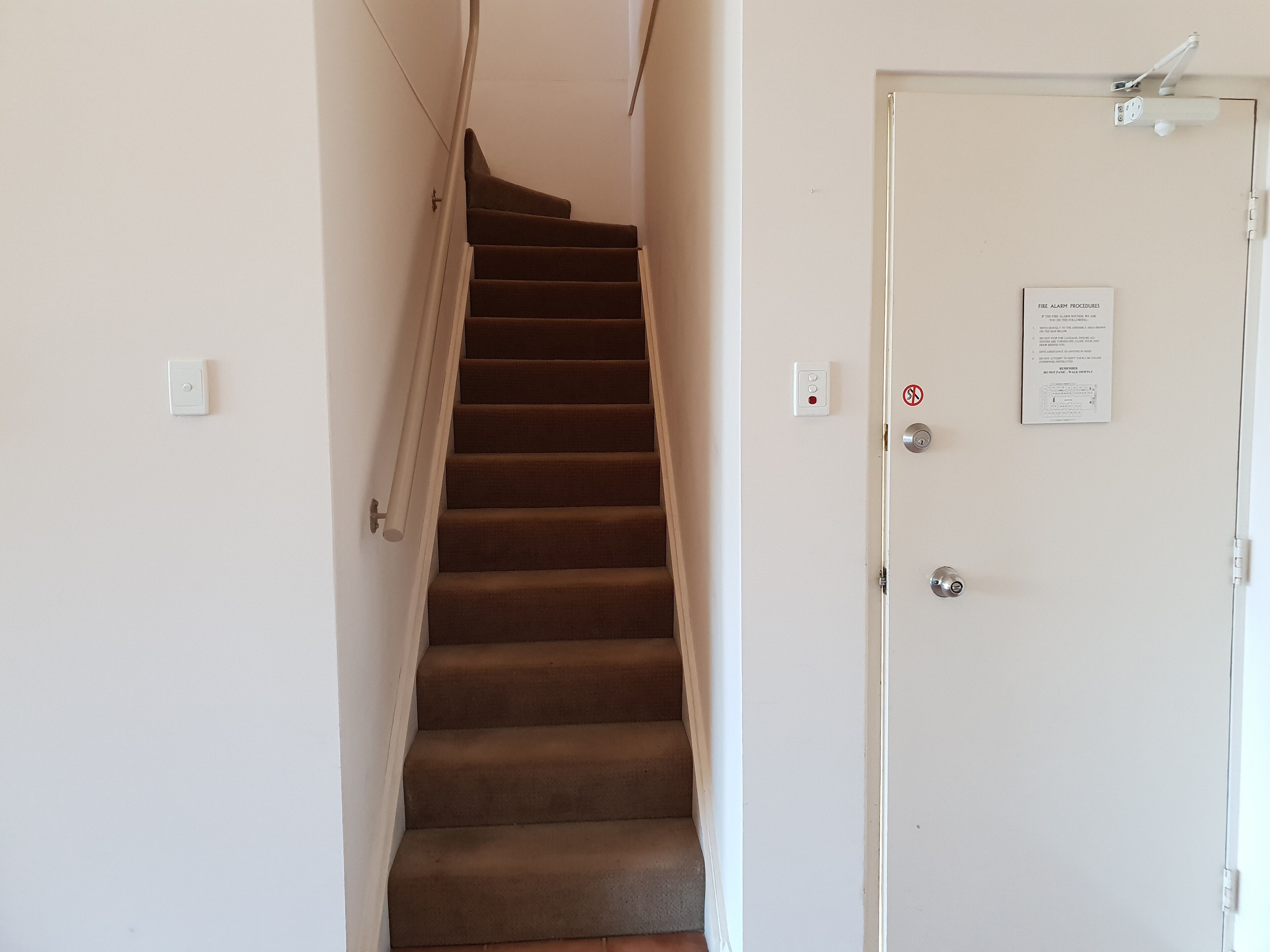 2 bedroom apartment in fabulous South Fremantle — image 3