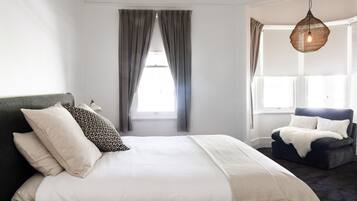 4 Schlafzimmer, Schreibtisch, Bügeleisen/Bügelbrett, kostenloses WLAN