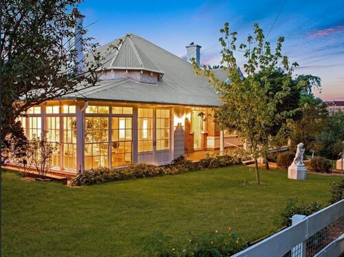 Historic Country Homestead Retreat