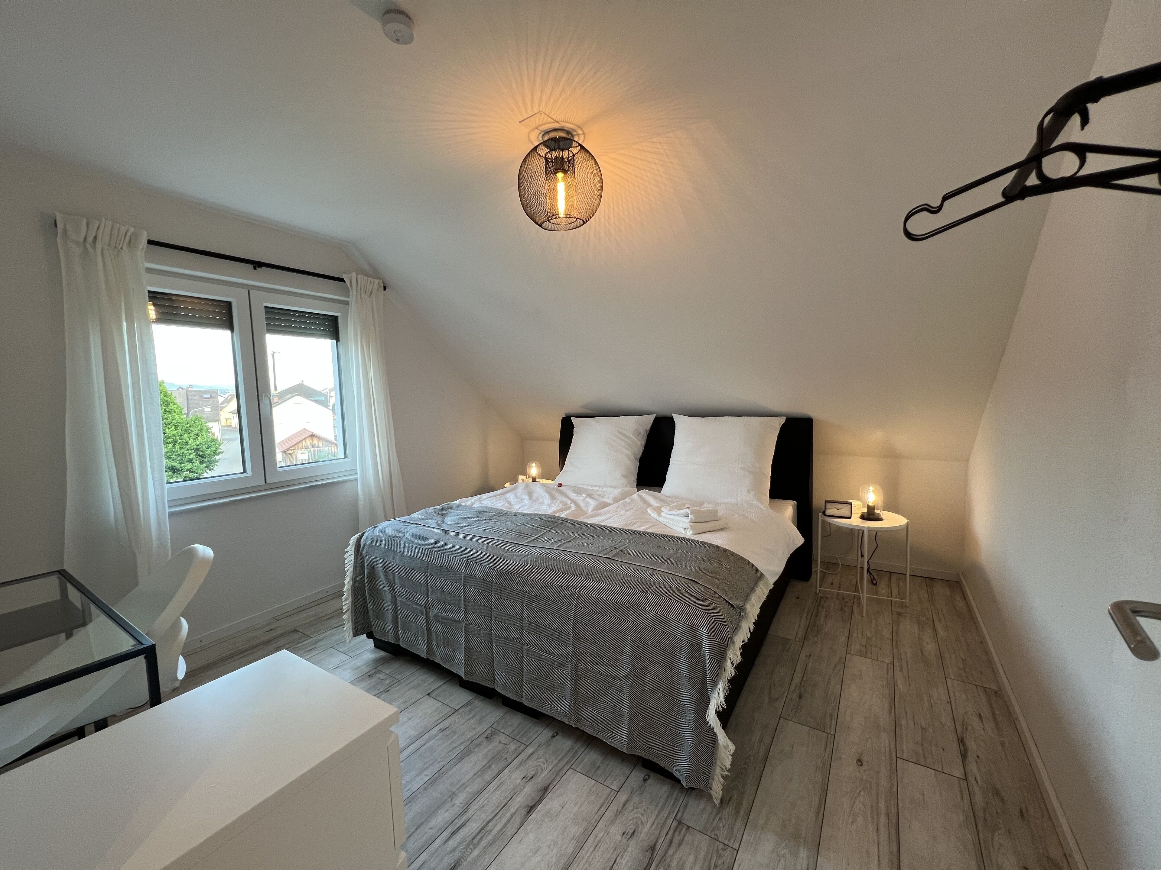 2 Schlafzimmer, Schreibtisch, Bügeleisen/Bügelbrett, kostenloses WLAN