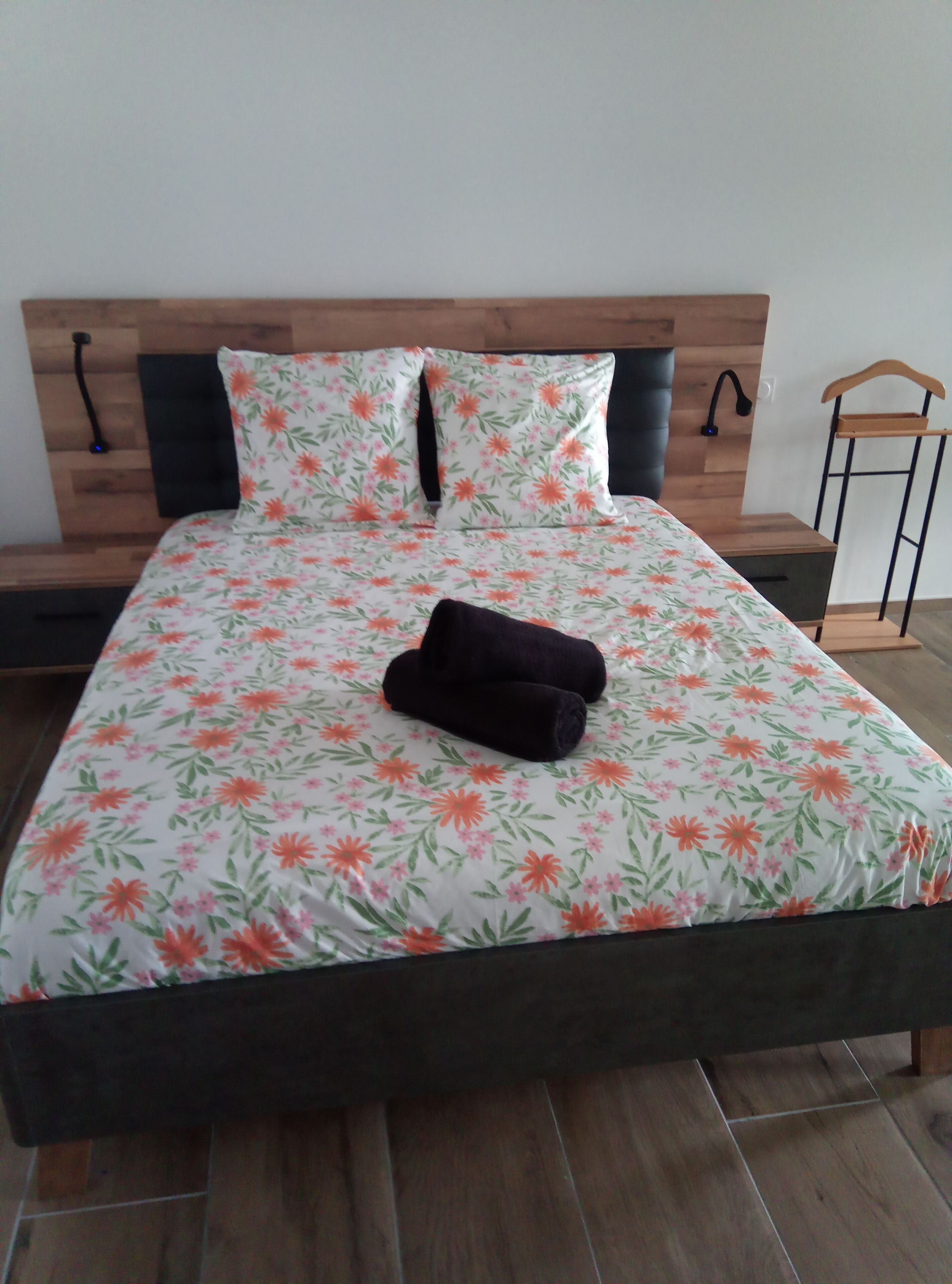 1 bedroom, WiFi, bed sheets