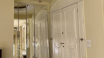 Rumah | 3 kamar tidur, setrika/meja setrika, Wi-Fi gratis, dan seprai linen