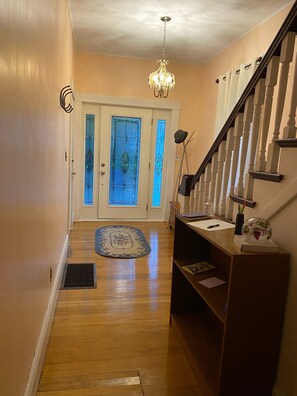 Interior - Beautifully furnished 3 bedrooms close to Boston Apt up to 5 adults (Malden)