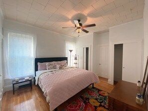 3 bedrooms, iron/ironing board, free WiFi, bed sheets - Beautifully furnished 3 bedrooms close to Boston Apt up to 5 adults (Malden)