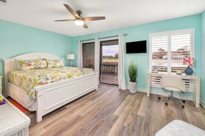 2 bedrooms, iron/ironing board, free WiFi, bed sheets - On the Sea Palms golf course and lagoon. (St. Simons Island)