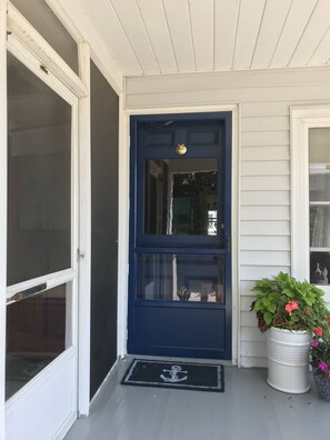 Exterior detail - 5 BR Water View Niantic Beach Cottage - steps to private beach (Niantic)