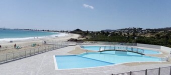 Charm and sea, large studio designed by architect