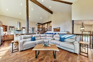 Flat-screen TV, fireplace