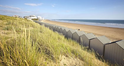 Seafront and ocean views - Stay for 4