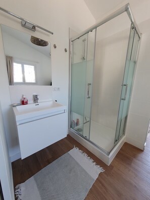 Bathtub