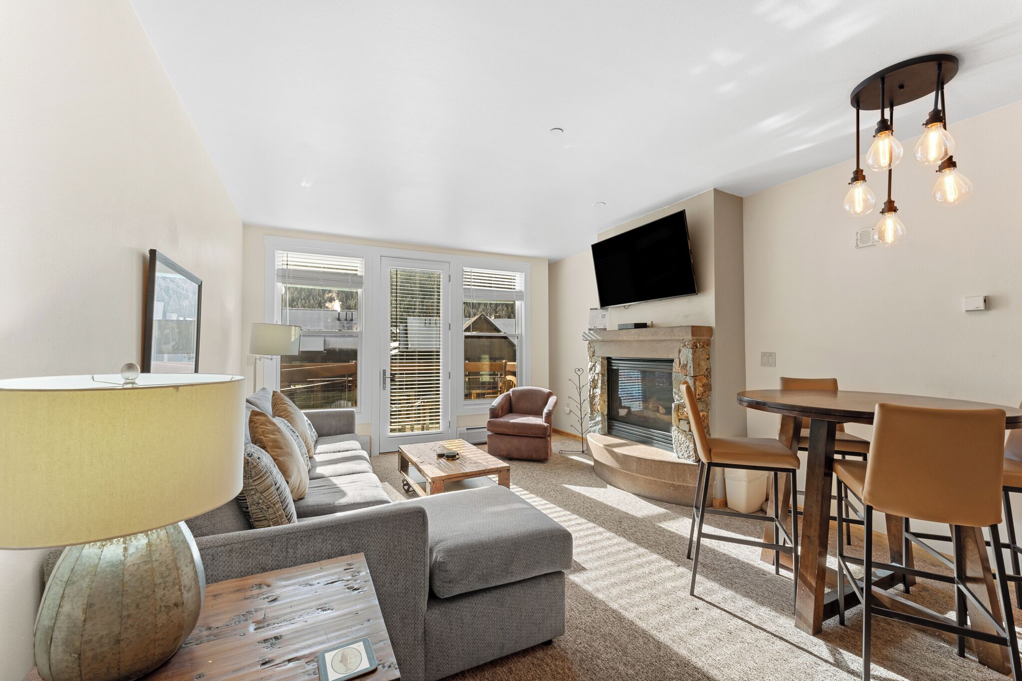 TV, fireplace, DVD player