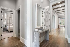 7 camere, una scrivania, ferro/asse da stiro, culla da viaggio