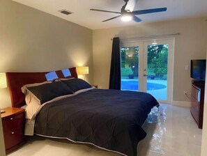 3 bedrooms, desk, iron/ironing board, travel cot