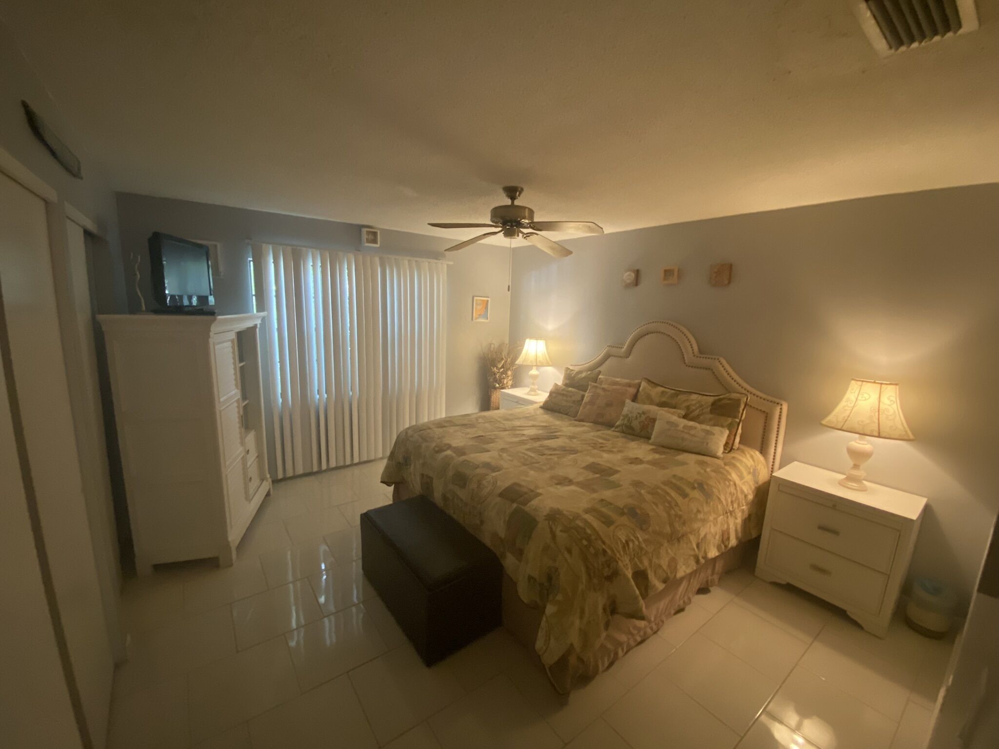 2 bedrooms, desk, iron/ironing board, WiFi