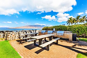 Outdoor dining - Breezy 2bd beachy vibes with modern comfort (Kihei)