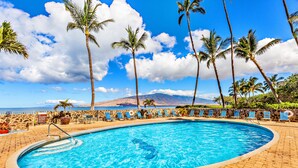 Pool - Breezy 2bd beachy vibes with modern comfort (Kihei)
