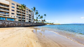 On the beach - Breezy 2bd beachy vibes with modern comfort (Kihei)