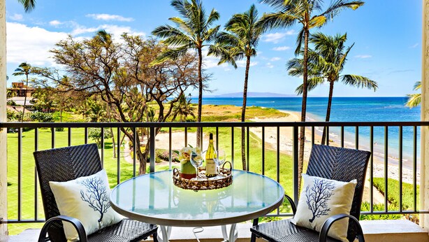 Outdoor dining - Breezy 2bd beachy vibes with modern comfort (Kihei)