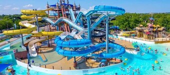 Schlitterbahn Retreat - Sleeps 28