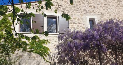 Château Les Poules - new bright modern and cosy loft