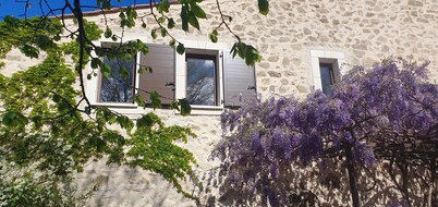 Château Les Poules - new bright modern and cosy loft 