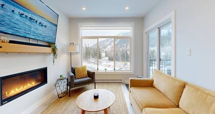 The Alpine Rooms, Ski-in/Out, 2Bd, Private hot tub