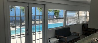 TipSea Turtle Retreat, island cottage with pool in the heart of Melbourne Beach!