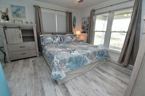 5 bedrooms, internet, bed sheets - Kick's Kids - Channelfront in Garden City Beach! (Garden City Beach)