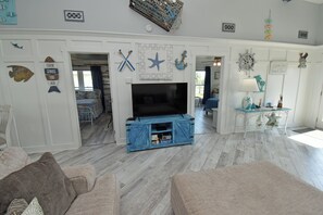 5 bedrooms, internet, bed sheets