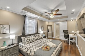 5 bedrooms, desk, iron/ironing board, travel cot