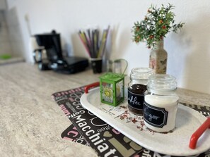 Kaffee und/oder Kaffeemaschine