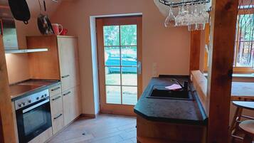 Kühlschrank, Ofen, Herdplatte, Geschirrspüler