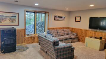 Smart TV, DVD player, books