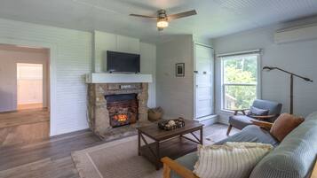 智能电视、壁炉