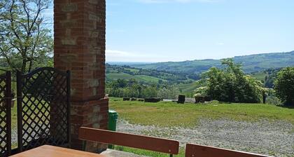 Piozzano: Apartment/ Flat - Piozzanoapartment in Farmhouse