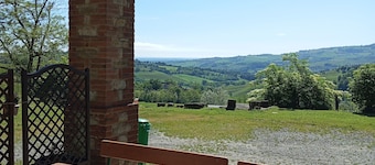 Piozzano: Apartment/ Flat - Piozzanoapartment in Farmhouse