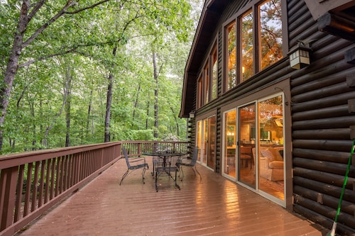 Stunning 5BR Lodge - Hot Tub & Table Rock Views