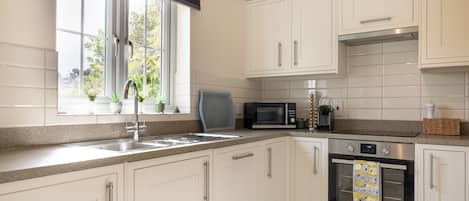 Fridge, oven, dishwasher, toaster
