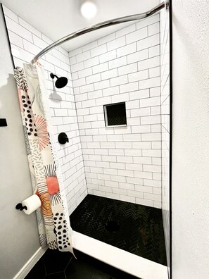 Baignoire, serviettes fournies