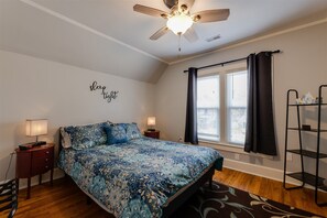 2 bedrooms, desk, iron/ironing board, free WiFi