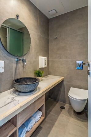 Regadera, regadera tipo lluvia, amenidades de baño gratuitas