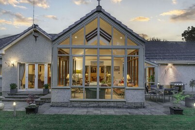 'The Willows' A Charming home on Dollarbeg Castle Estate