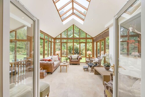 'The Willows' A Charming home on Dollarbeg Castle Estate