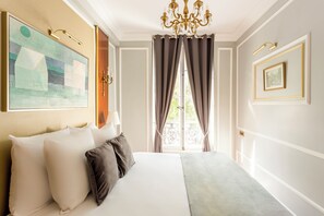 4 Schlafzimmer, Schreibtisch, Bügeleisen/Bügelbrett, Reisekinderbett
